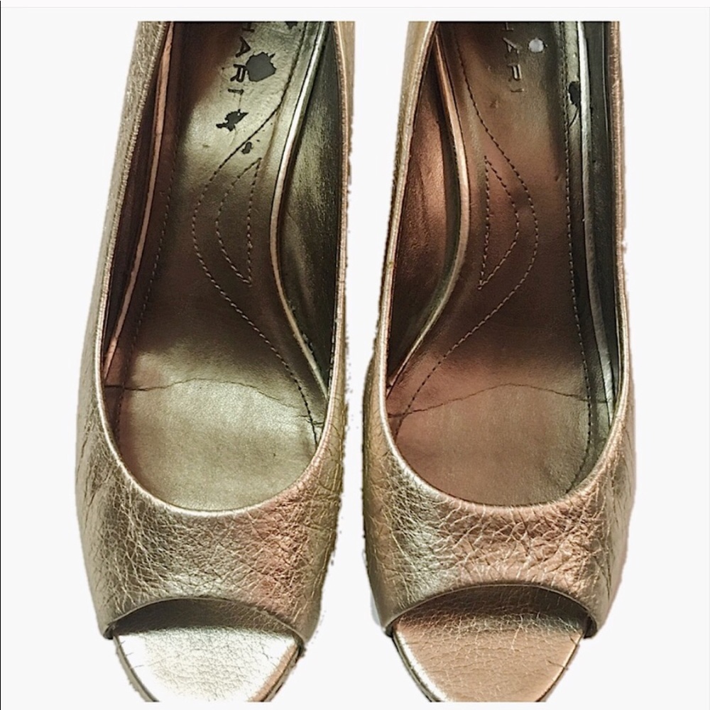 Gold Wedges - Picture 3 of 6